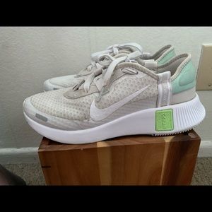 Nike Reposto Sneakers